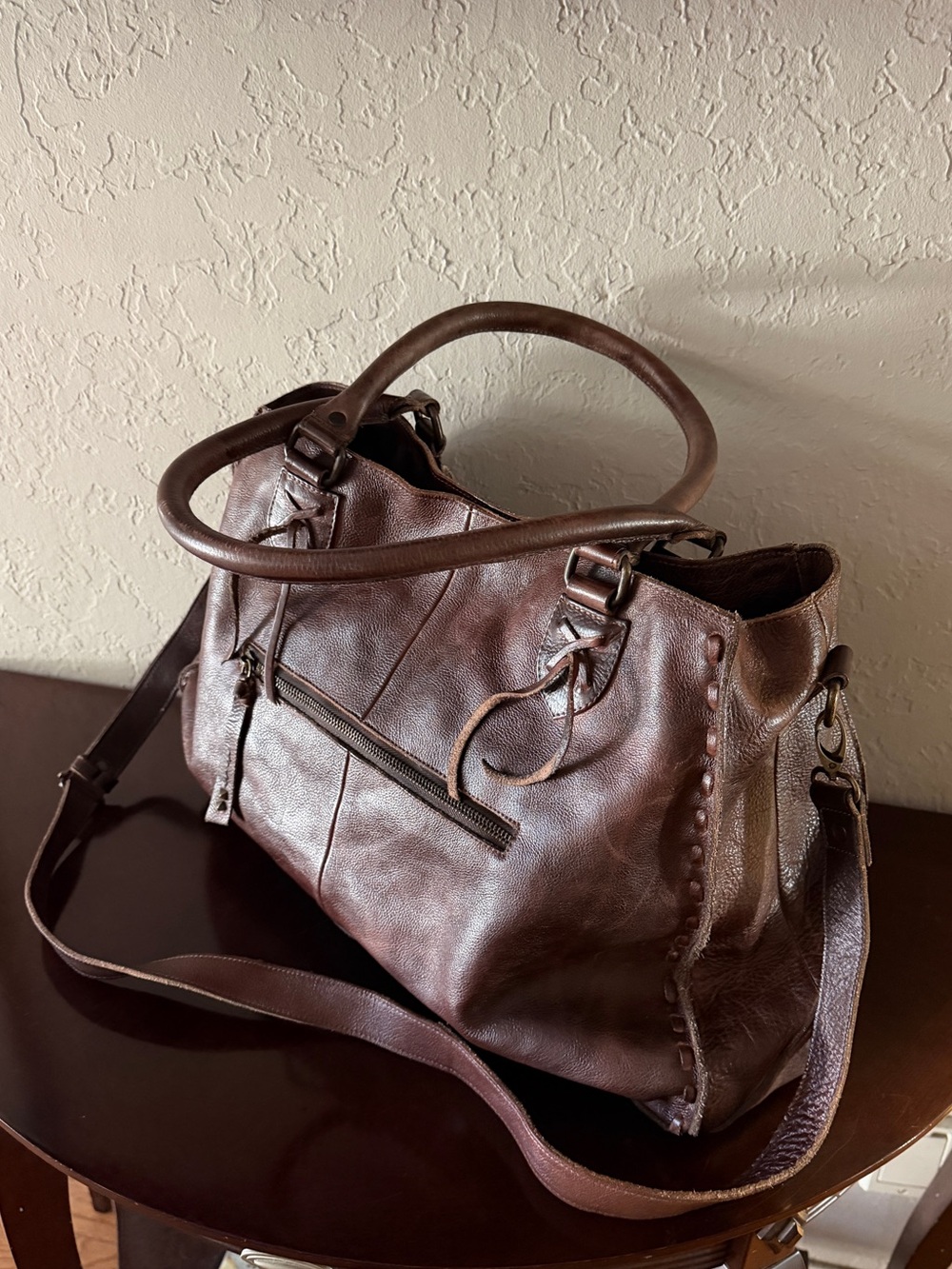 Bed Stu Tote Bag Distressed Dark Brown Leather Weekender Perfect Condition Strap - Picture 7 of 12